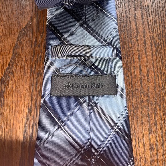 Calvin Klein Tie (3.25”) - Picture 4 of 4